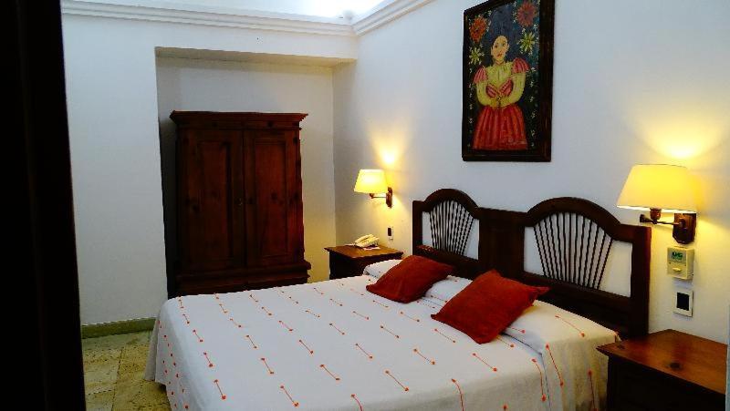 Hotel Aitana Oaxaca Oda fotoğraf